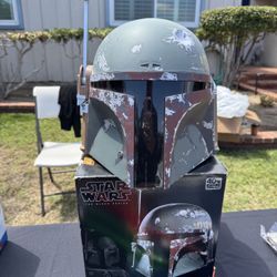 Star Wars, Disney, Hasbro , The Black Series Boba Fett Premium Electronic Helmet Roleplay Collection, Prop  Replica