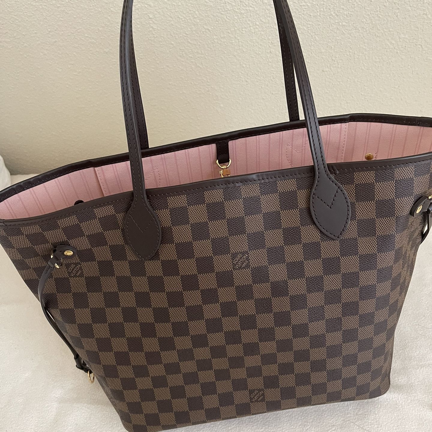 Louis Vuitton Neverfull MM for Sale in Houston, TX - OfferUp