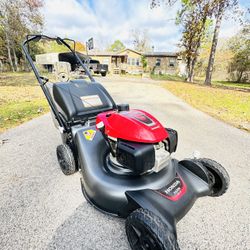 HONDA HRN216 Twin Blade Self Propelled Lawn Mower With Bag 