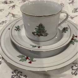 Christmas Tree  Place Setting "Holiday Hostess" Dinner Salad Plate Cup each *
