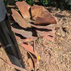 Rusty Rose Flower Sculpture