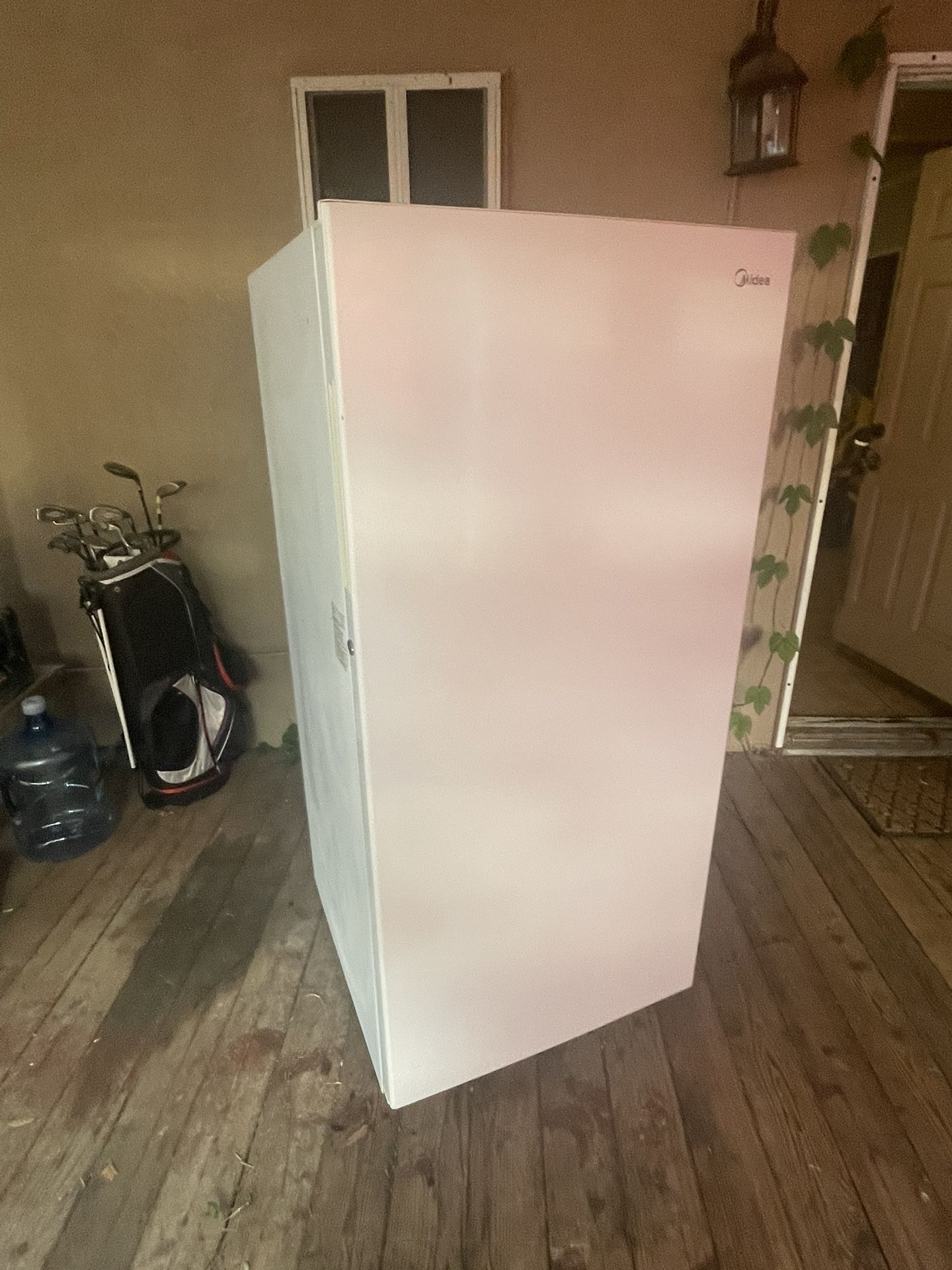 Midea Upright Freezer 13.8 cu