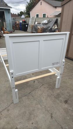 twin mattress with night stand