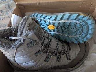 Band New Merrell Ultralight Boots 9,5