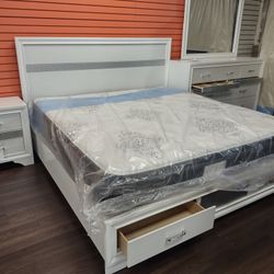 New 4-Piece Eastern King Bedroom Set Came Bed Frame Dresser Mirror And Night Stand