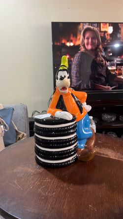 Disney goofy cookie jar