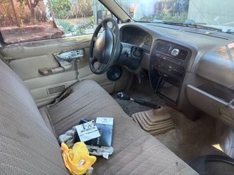 Nissan pick up