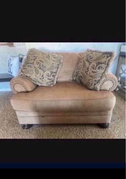 Sofa En Buenas Condiciones $100 54 ancho Alto 34 41 de fondo