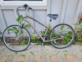 Specialized globe bike hybrid