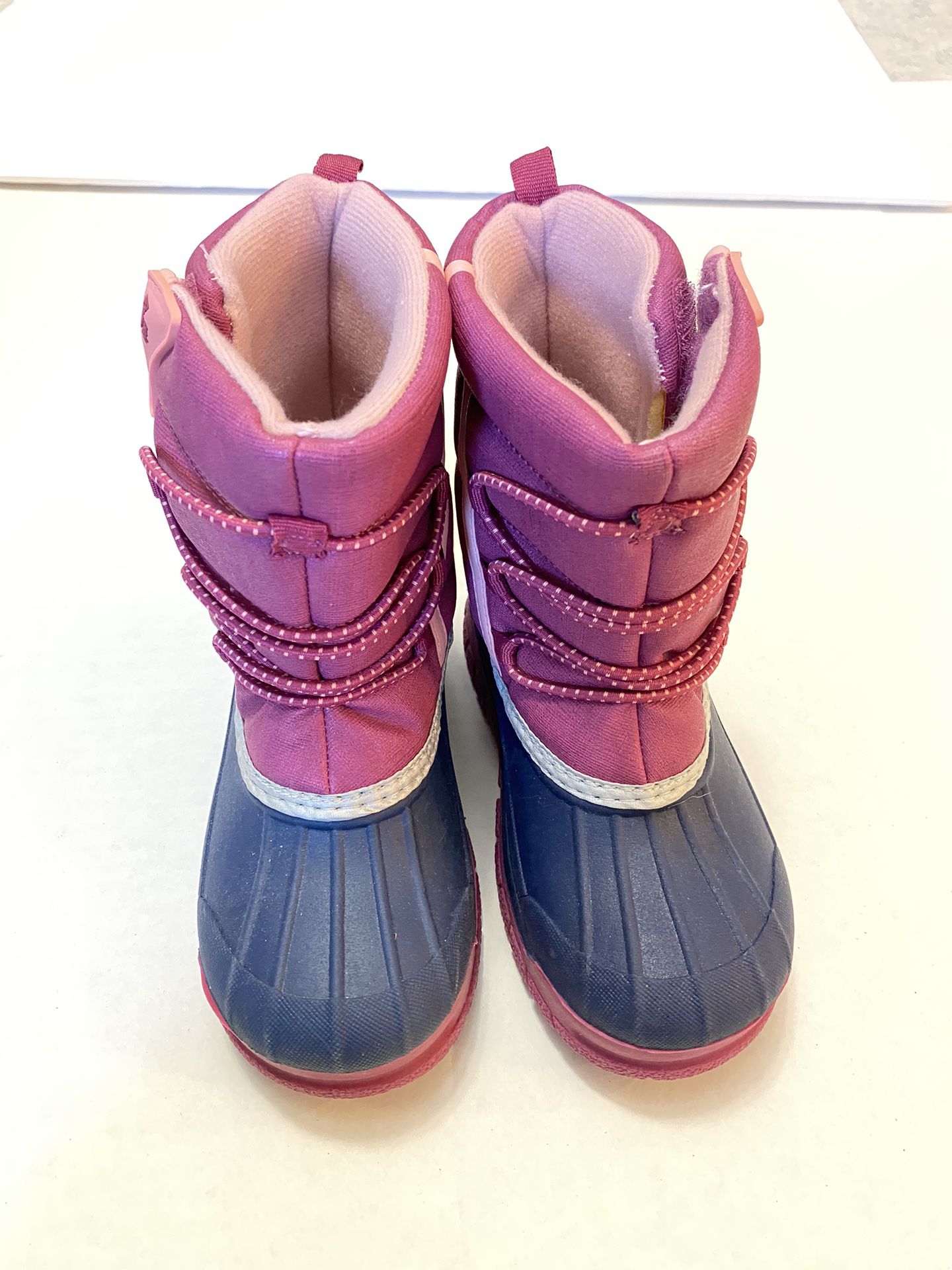 OshKosh B’gosh Rain Boots & Snows Boots Girl. 