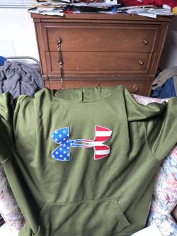 XXL Under armor Hoodie