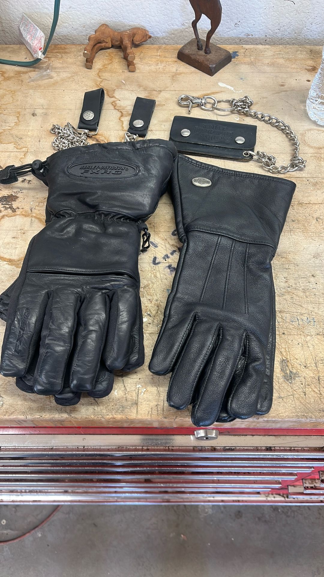 Harley Davidson brand Motorcycle Accessories, Men’s Gloves, Size Small And Men’s Size Gloves Size Medium, Wallet, Other Accessories