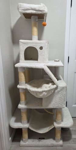 Cat tree tower 5.5ft very clean