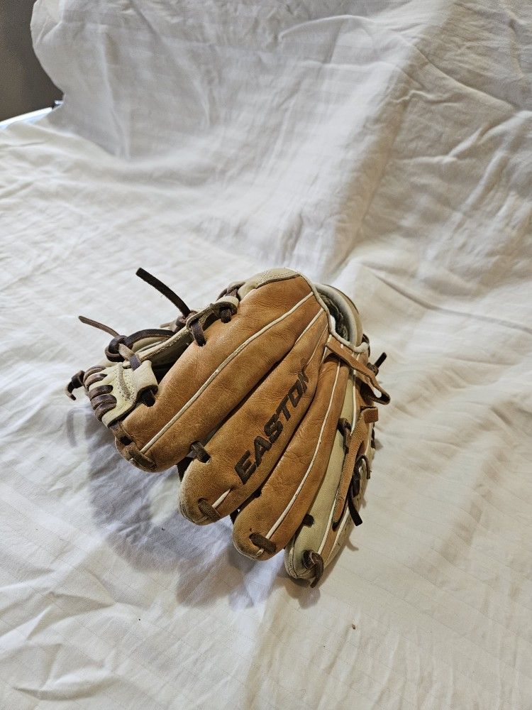 Easton Youth Baseball Glove