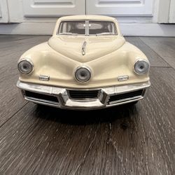 Diecast 1/18 Scale 1948 Tucker Torpedo   Road Signature
