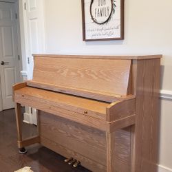 Baldwin Hamilton Piano 