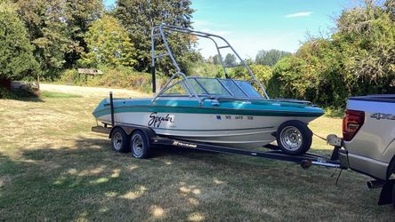 Seaswirl Spyder Skier 20’