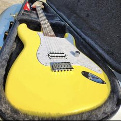 Fender Stratocaster Tom Delonge 2023 Signature 