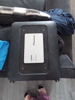 Pioneer 750 watt amp