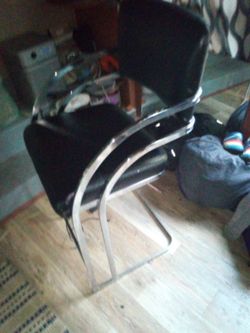 Tall Chairblack Leather And Crome