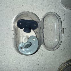 3 Nuk pacifiers