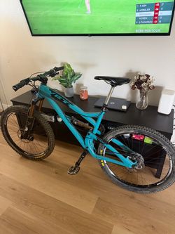 Yeti Mountain Bike 26” Full suspension- All aftermarket parts