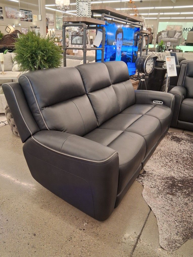 Relaxing Powered Leather Sofa & Loveseat