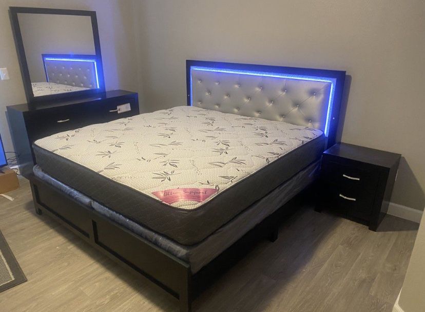 Queen 4 Piece Bedroom Set WITH LED 