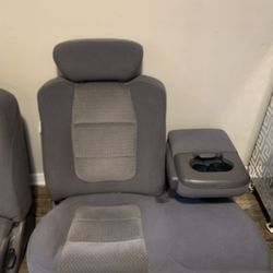 Front seats f150 2004