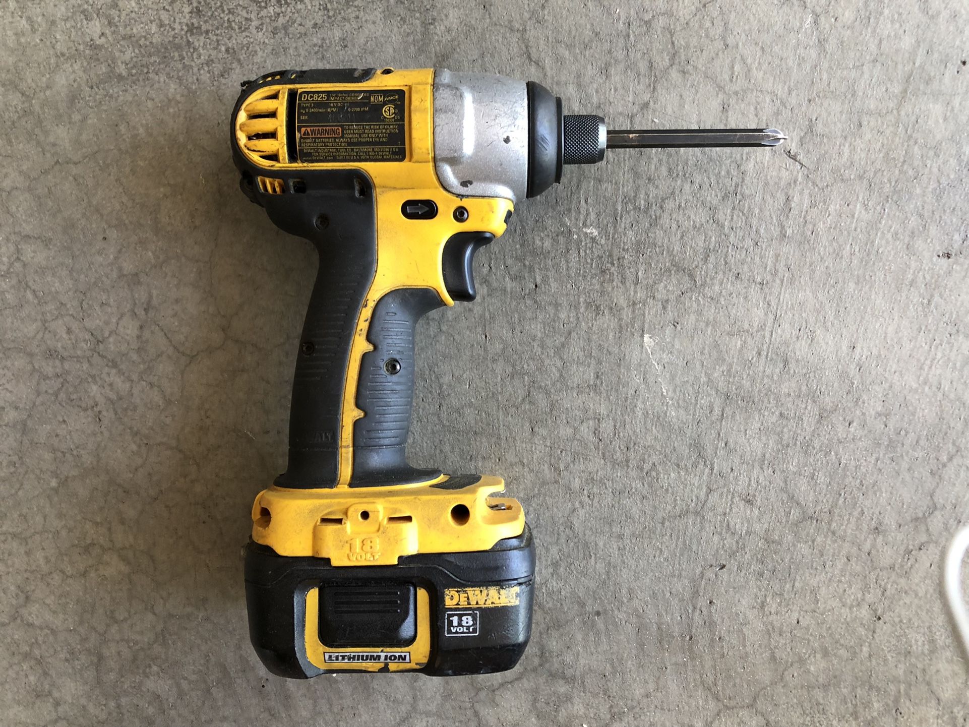 Dc825 battery deals