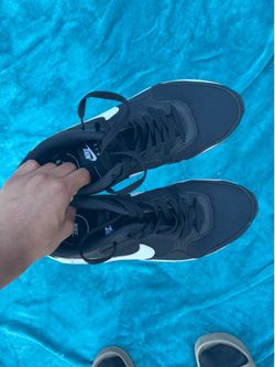 black air maxes shoes
