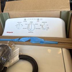 WASHING MACHINE ( WHITE ) HOTPOINT (GE) $500 ( ORIGINAL PRICE $800 ) NEW ( STILL IN BOX ) PICK UP ONLY IN PUYALLUP (contact info removed) CALL RAE