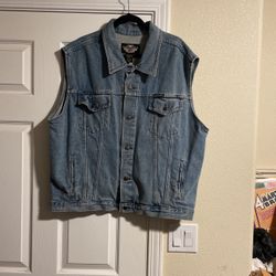 Size. XL Ladies vintage Hardy Davidson Denim Vest.
