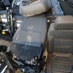 Seats Chevy Or Gmc 400 And Middle Console