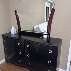 4 Piece Dresser Set