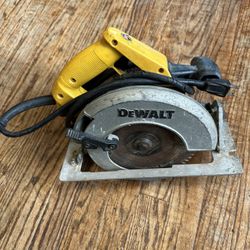DeWalt Circular Saw With Cord