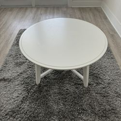 Round White Coffee Table in Great Condition