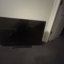 32” Emerson TV
