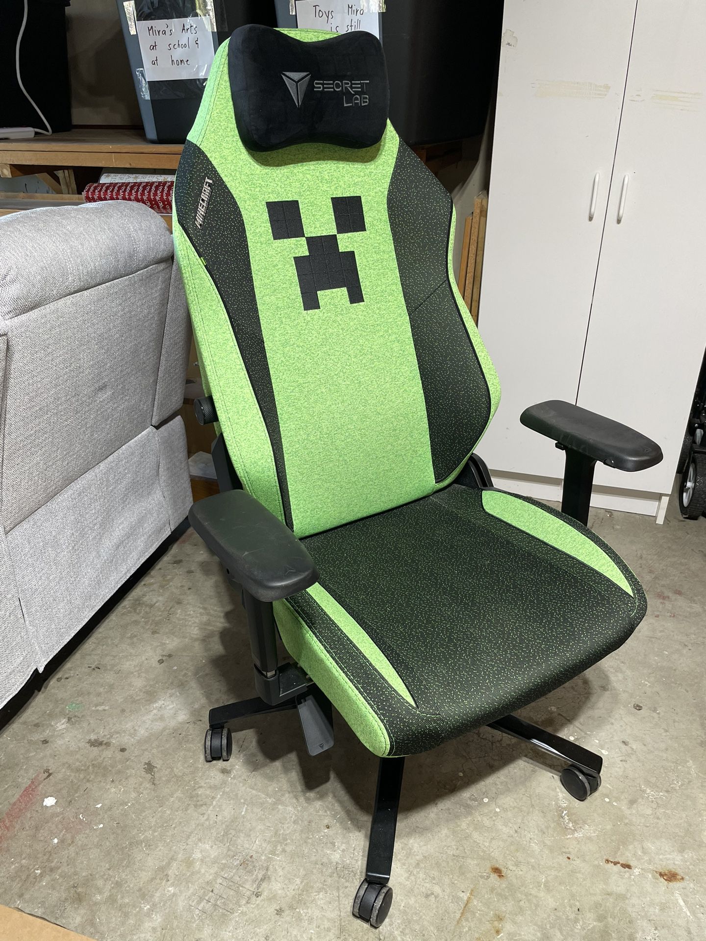 Secret lab Titan Xl Gaming chair