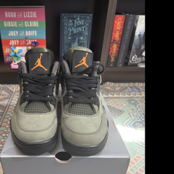 Jordan 4 Retro OG SP Undefeated Size 9.5m NEW