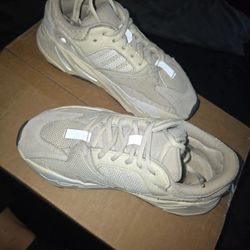  adidas Yeezy Boost 700 Salt