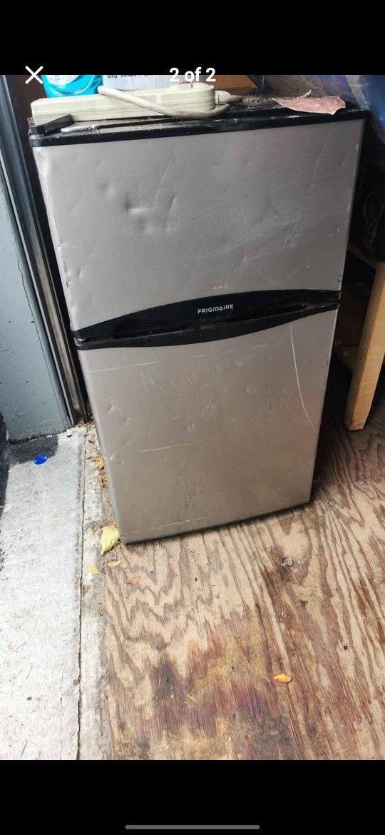Frigidaire Mini Fridge