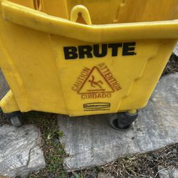 Rubbermaid Commercial Mop Wringer Bucket With Wheels