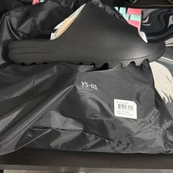 Yeezy Slide Black (onyx) 9,10,11,12