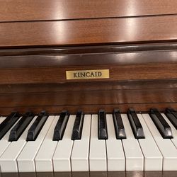 Kincaid console sale piano