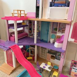 Barbie Dream House 