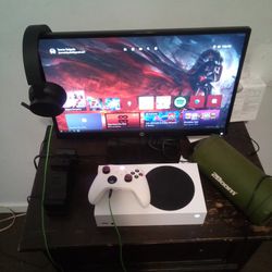 Xbox Series S White Console With HP Monitor/Headset 