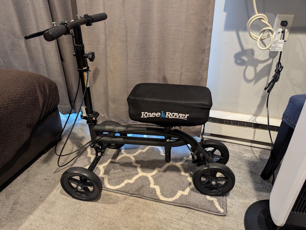 New! Knee Rover Scooter With Gel Seat Cover!