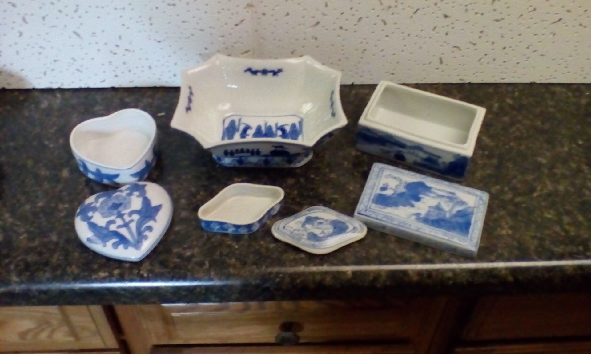 4 Pc Set Blue And White Ceramic 