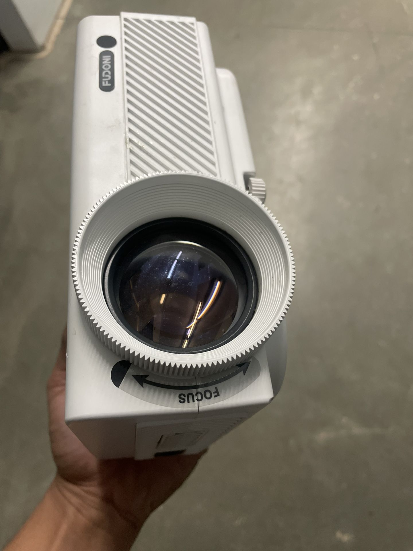 Fudoni V7 Projector